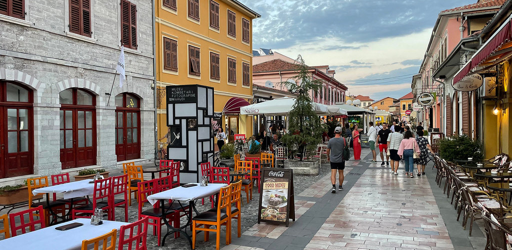Mbrëmje të dinamike në Rrugën Pedonale, Shkodër