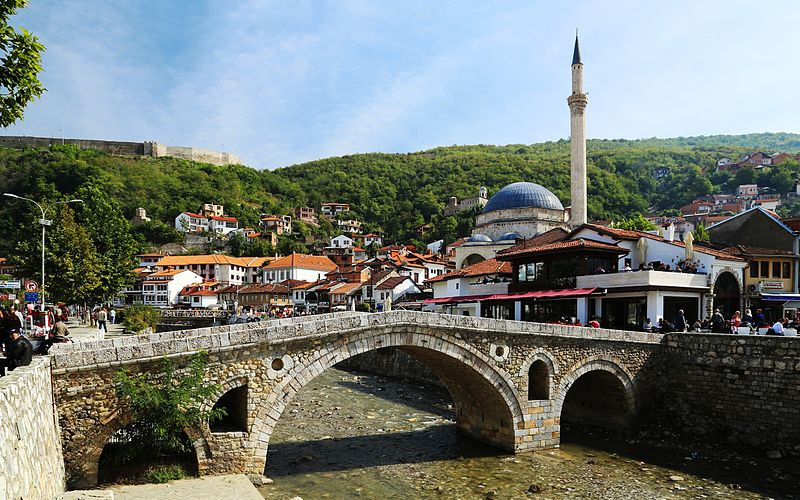 Pamje e Urës historike të Gurit mbi lumin Lumbardh në Prizren