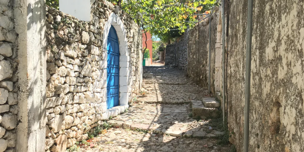 The charming stone alleyways of Old Himara, reflecting the town’s rich history and traditional architecture